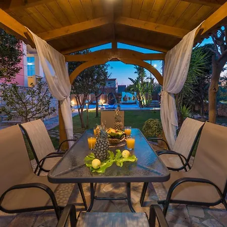 Garden Star Villa *